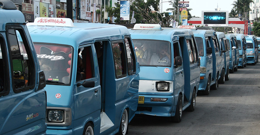 Az indonéz tömegközlekedés