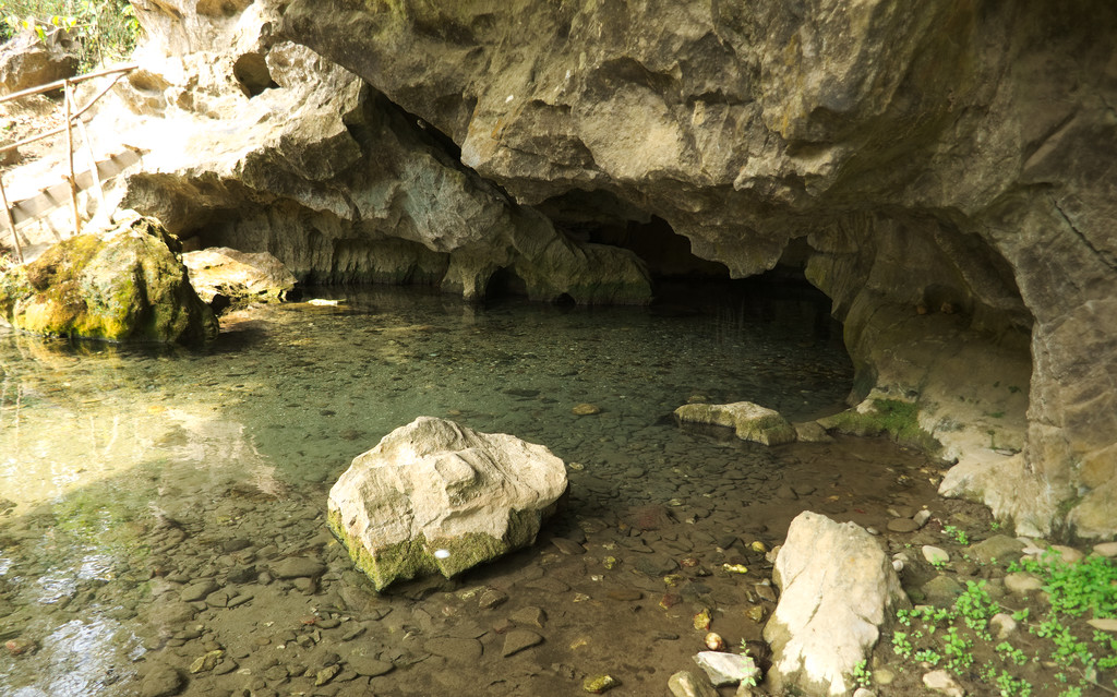 Tham Kang barlangfürdő