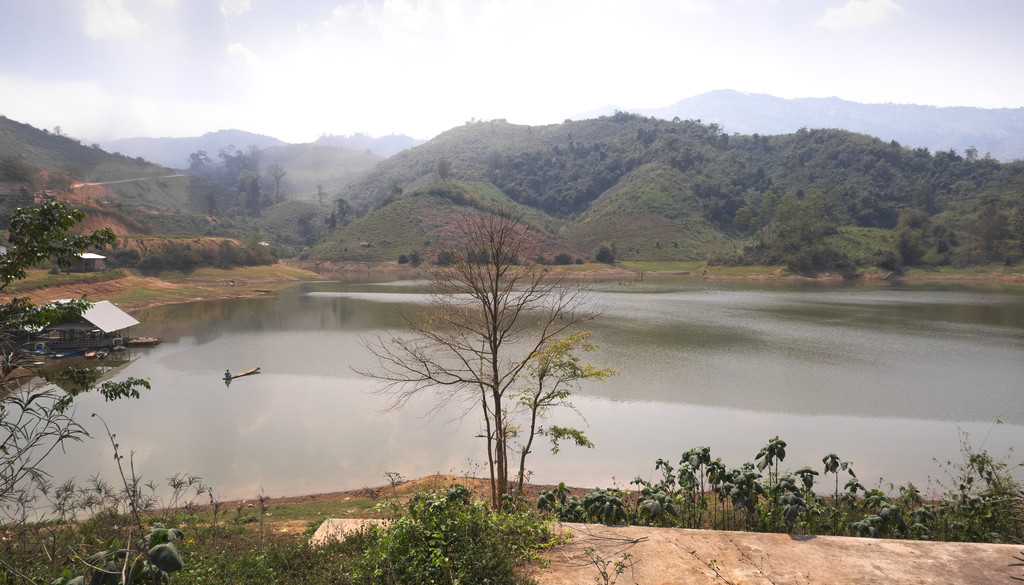 A csendes Nam Hin tó