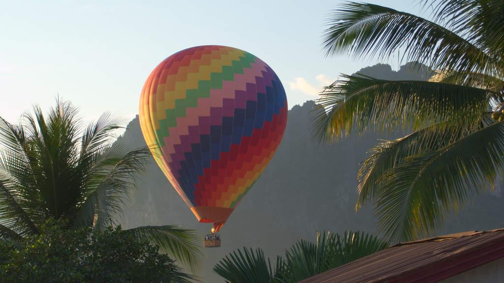 A hőlégballonos naplemente nézés népszerű itt