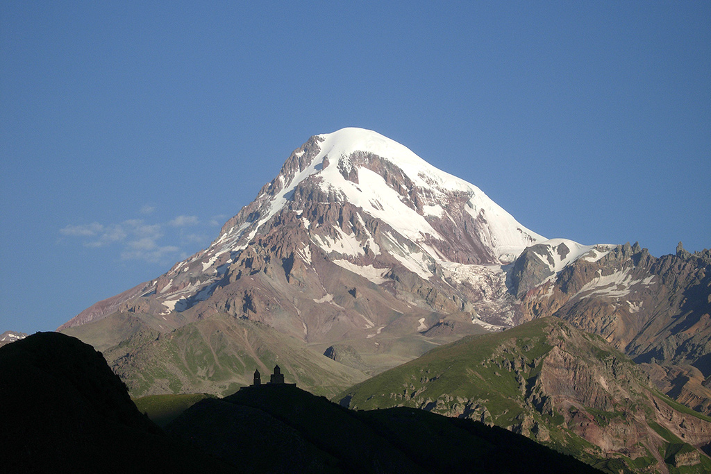 Mount Kazbek reggel, tiszta időben