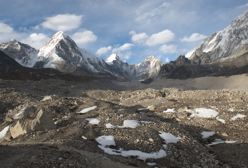 A Pumori látványa a Khumbu gleccser közepéből