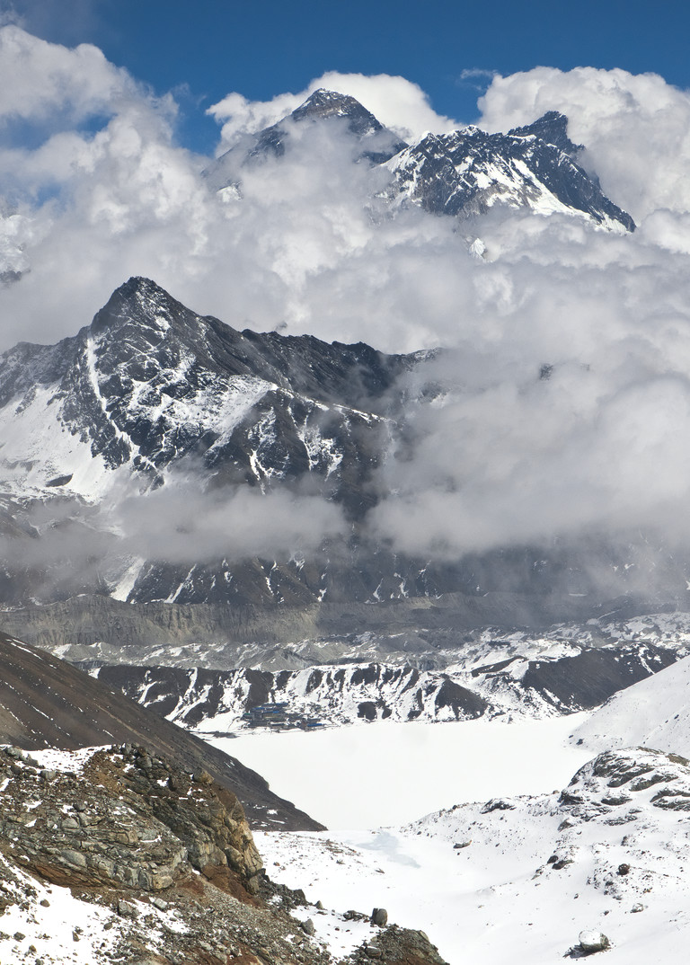 Az Everest és a Gokyo tó a Renjo hágóról