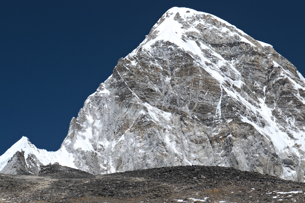 Fel a Kala Patthar csúcsra, szemben a Pumori