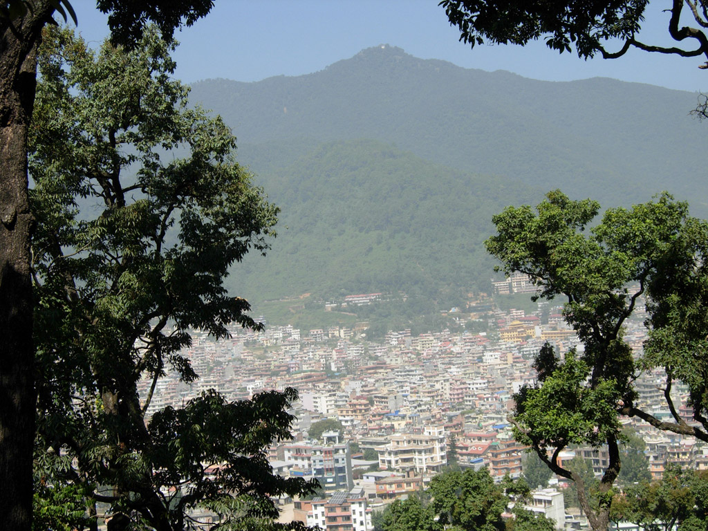 A Kathmandu völgy egyik oldala a Swayambhunath dombról