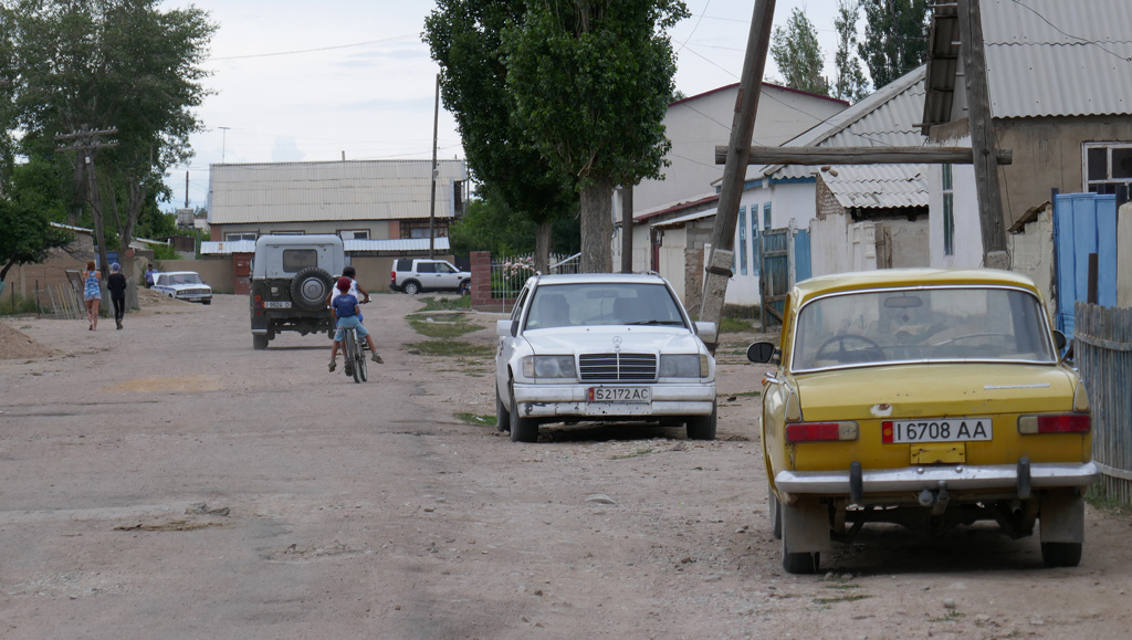 Tamchy utcaképébe a régi autók illeszkednek bele harmonikusan